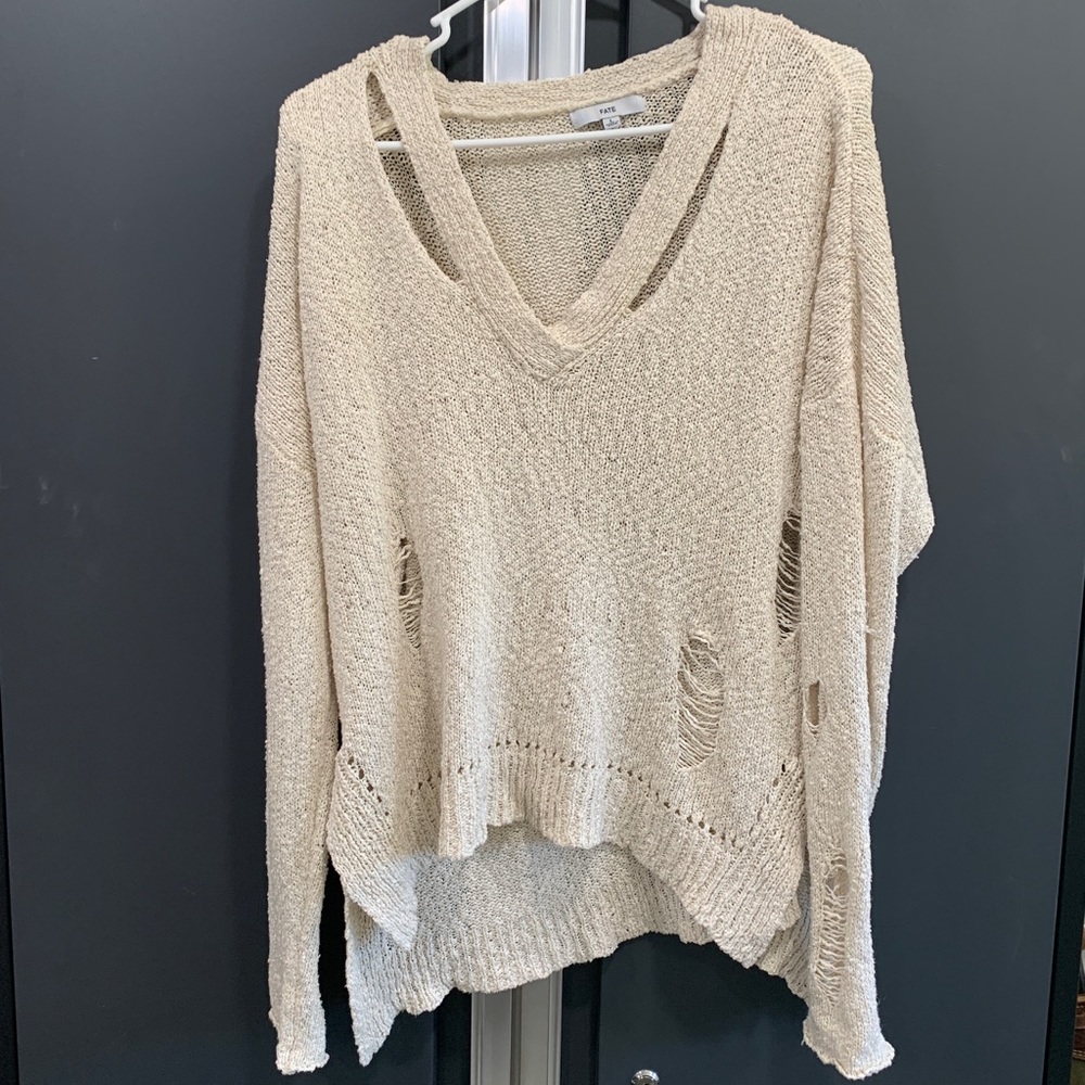 The Buckle FATE shredded pullover sweater